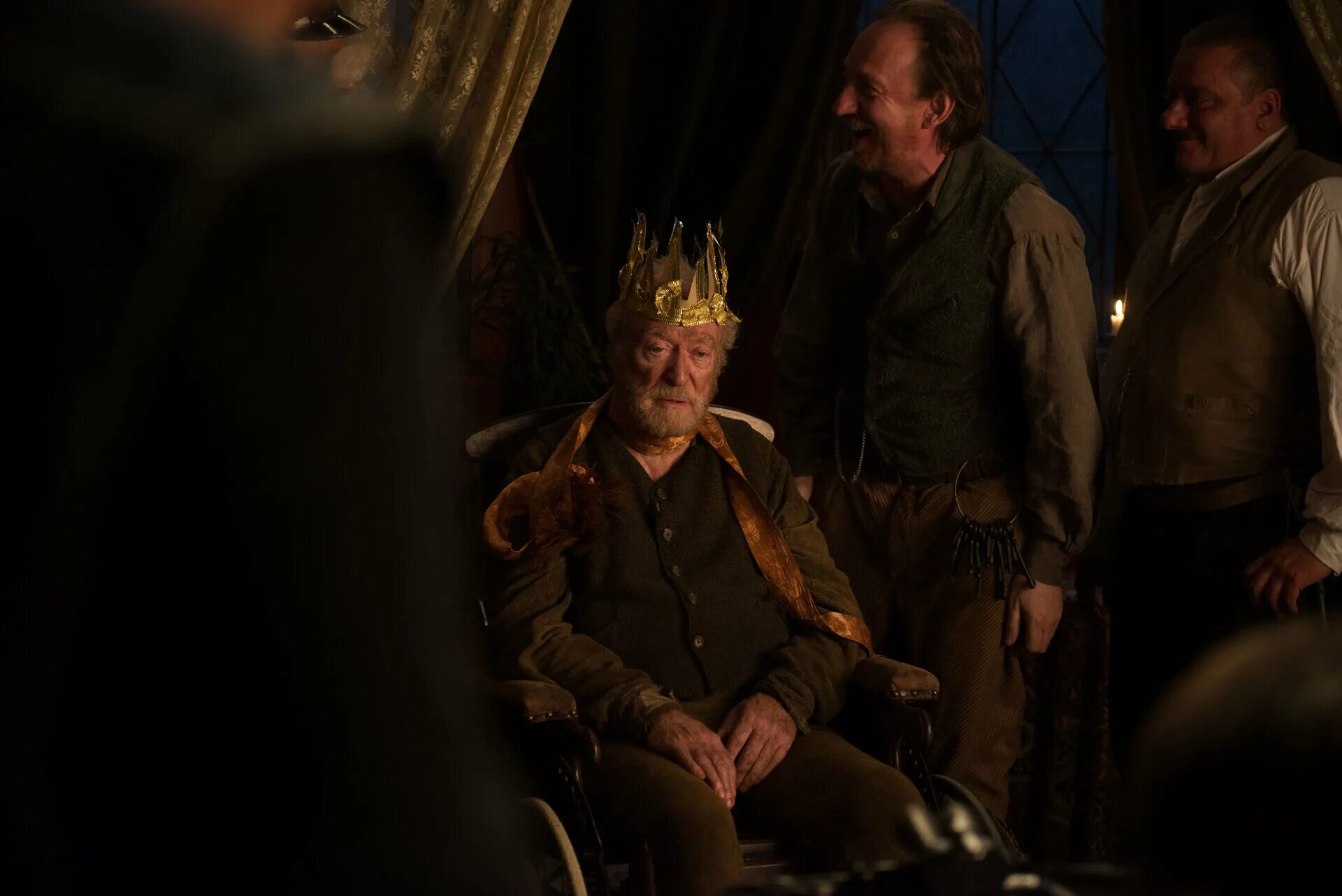 джейсон флеминг обитель проклятых. обитель проклятых дом. кейт бекинсейл в фильме обитель проклятых. дэвид тьюлис обитель проклятых. эдвард ньюгейт обитель проклятых.