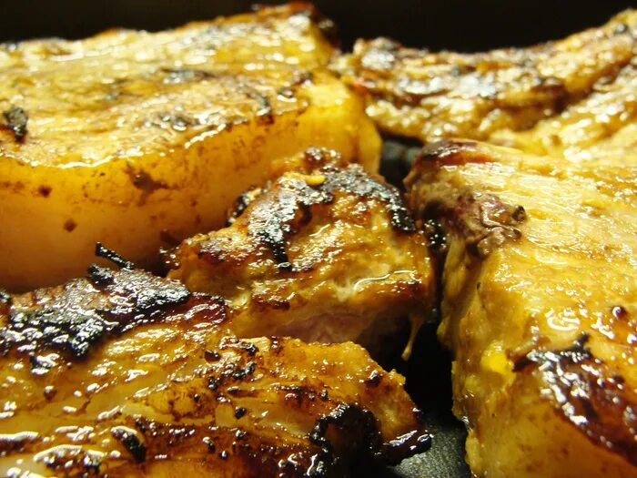 ребра в меде рецепт в духовке. рёбрышки свиные в духовке с медом и соевым соусом. ребра в меде рецепт в духовке. свиные ребрышки барбекю. ребра в меде рецепт в духовке.