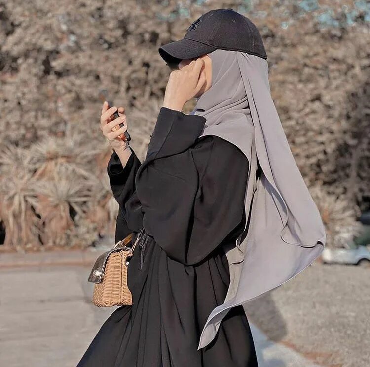 Мусульманские подруги. Красивые девушки в хиджабе. Модные мусульманки. Девушка в платке мусульманка. Красивые девочки в хиджабе.