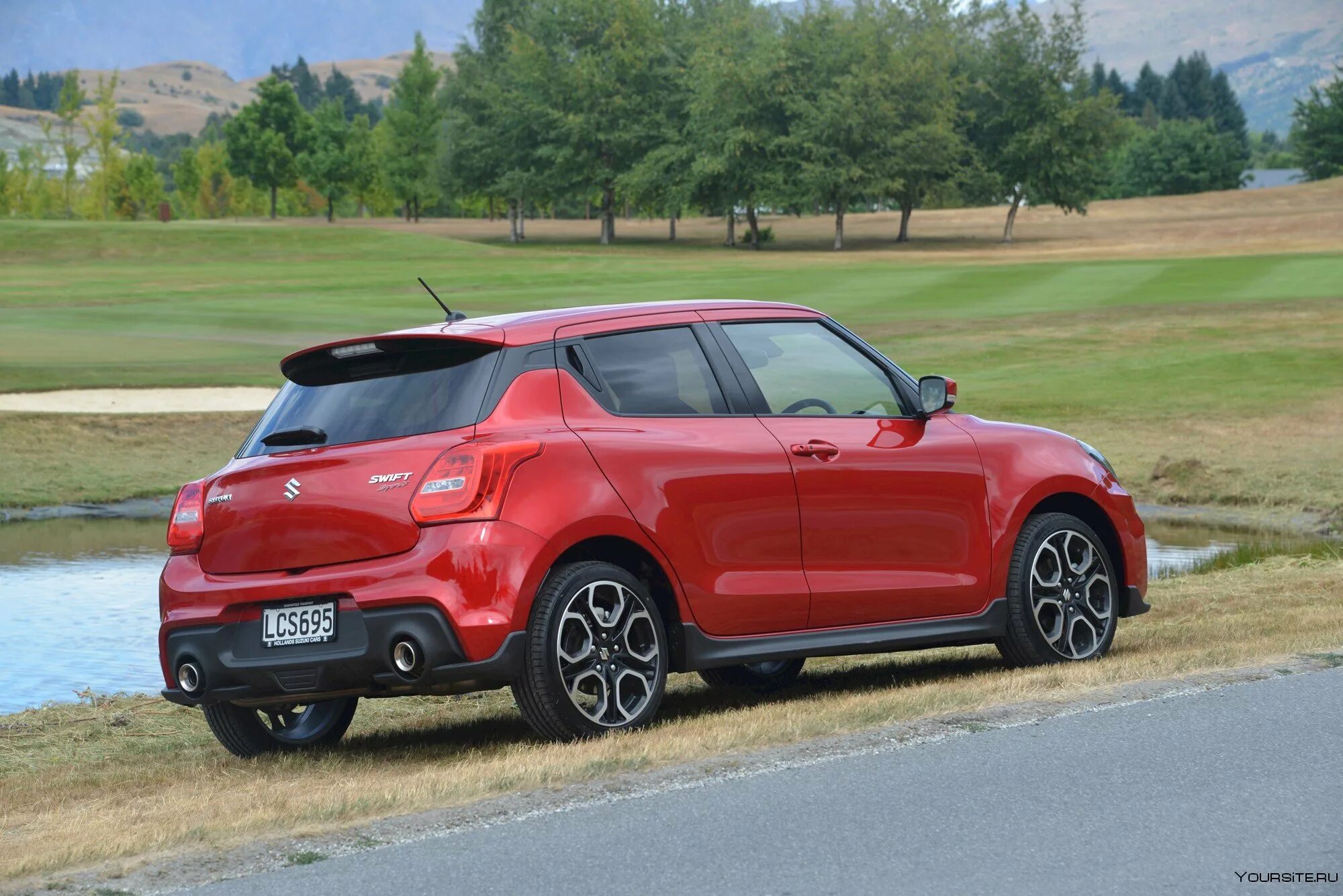 Сузуки свифт поколения. Suzuki Swift Sport 2018. Сузуки Свифт 4. Suzuki Swift 4x4 Sport. Сузуки Свифт спорт 1.4 турбо.