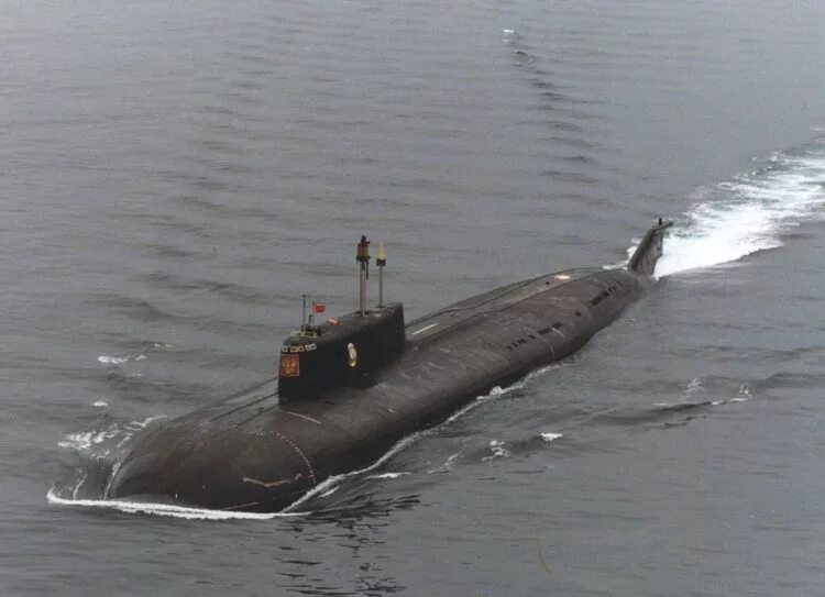 Атомная подлодка курск. Гибель курска подводной. К-141 «курск». К-141 «курск» подводная лодка. К-141 «курск» подводная лодка.