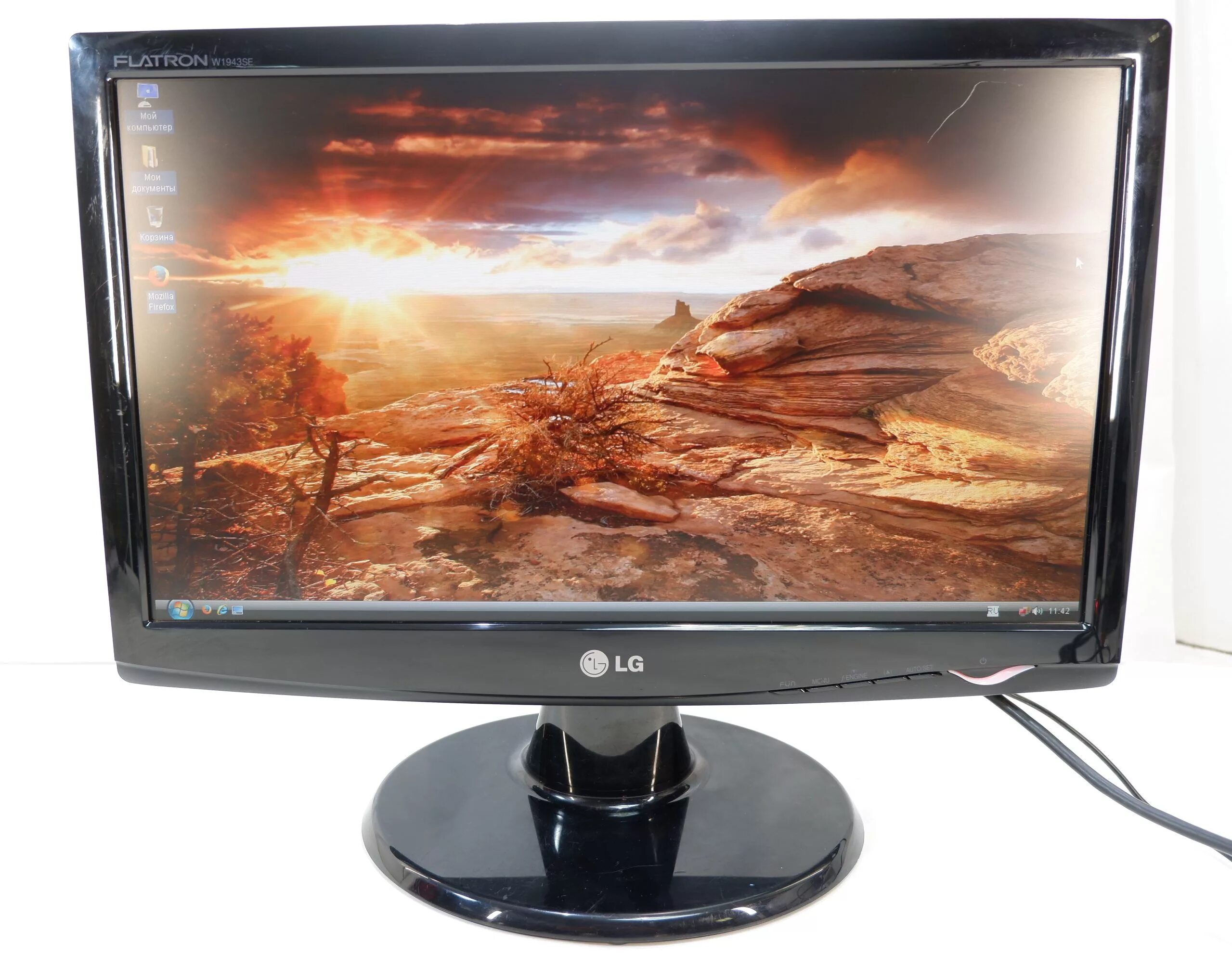 LG w1943c 18.5". Монитор LG Flatron w1943ss. LG Flatron w1943s. Монитор 18.5" LG Flatron w1943se.