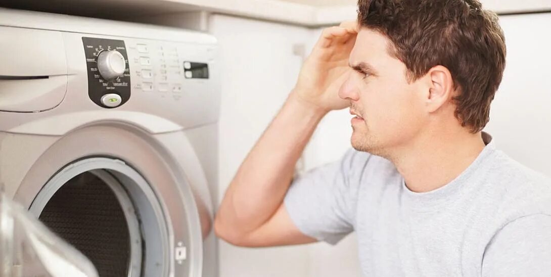 Почему стиральная машина сильно шумит. Шум стиральной машины. Стиральная машина Frigidaire шумы. Стиральная машина не отжимает. Сломанный стиральная машина реклама.