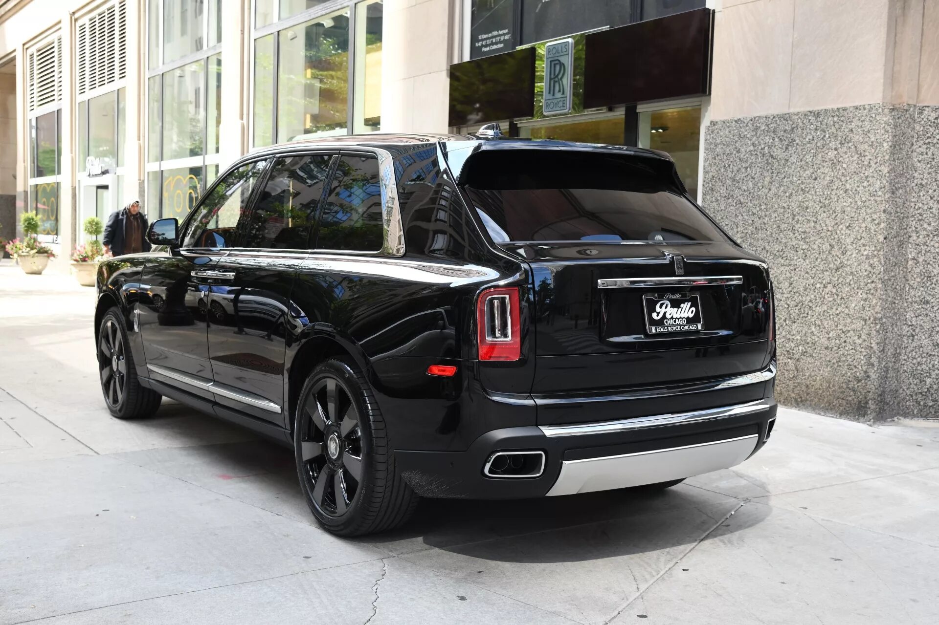 Rolls cullinan цена. Rolls-Royce Cullinan 2019. Роллс Ройс Куллинан 2022. Роллс Ройс Киллиан.