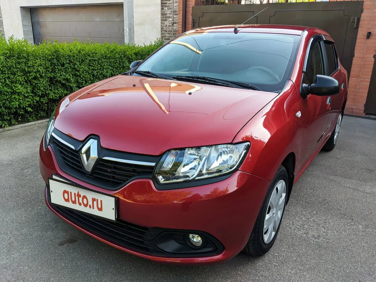 Купить б/у Renault Sandero II 1.6 MT (82 л.с.) бензин механика в Балашове: красн