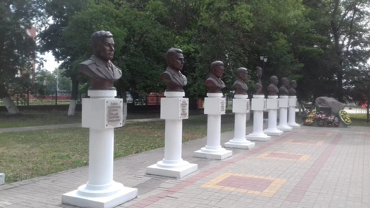 НЛО прилетело и украло описание.
