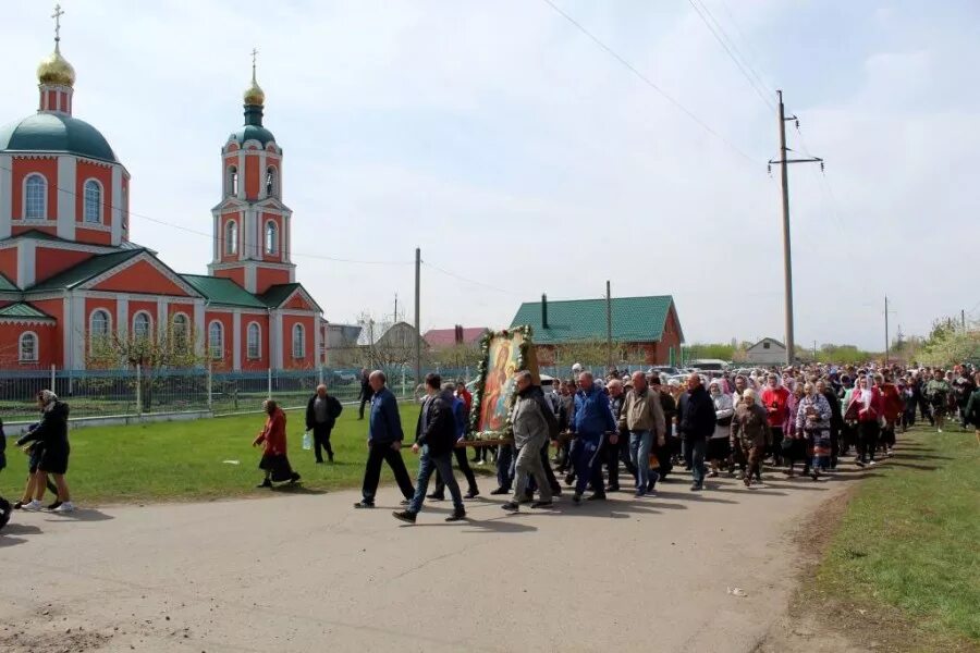 Погода эртиль воронежская на неделю. Иверский храм Эртиль. Эртиль Воронежская область Иверский храм. Крестный ход Эртиль. Церковь Иверской иконы Божией матери Эртиль.