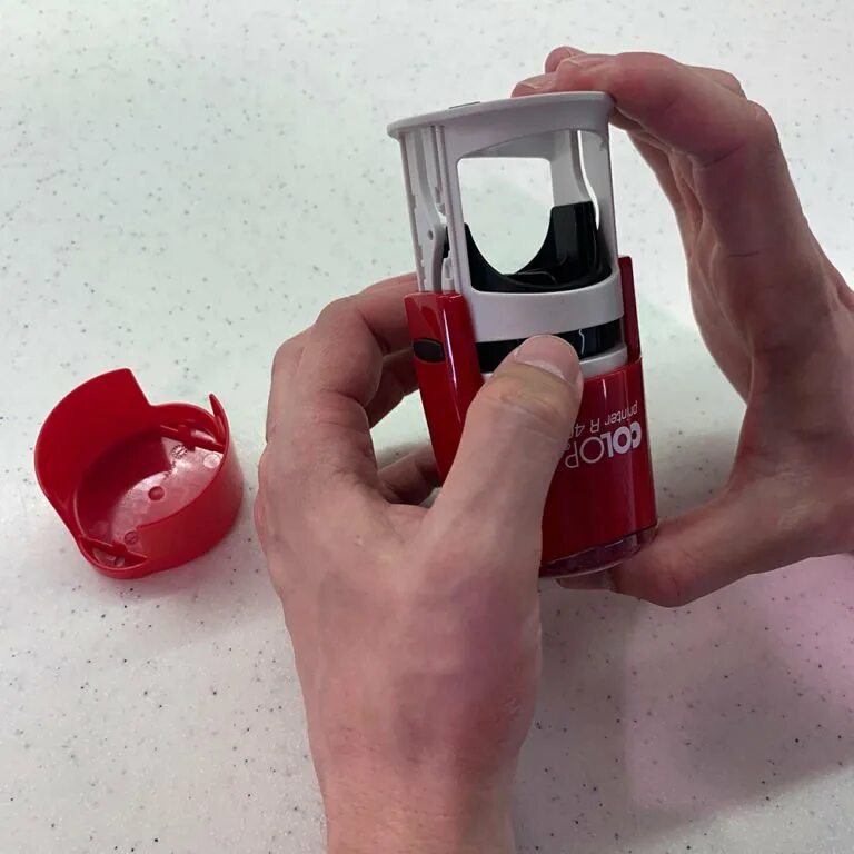 Заправка печати штемпельной краской. Как заправить печать чернилами. Краска для печати и штампов. Заправить штамп чернилами. Trodat printy 4940 оснастка.