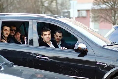 4 армянина