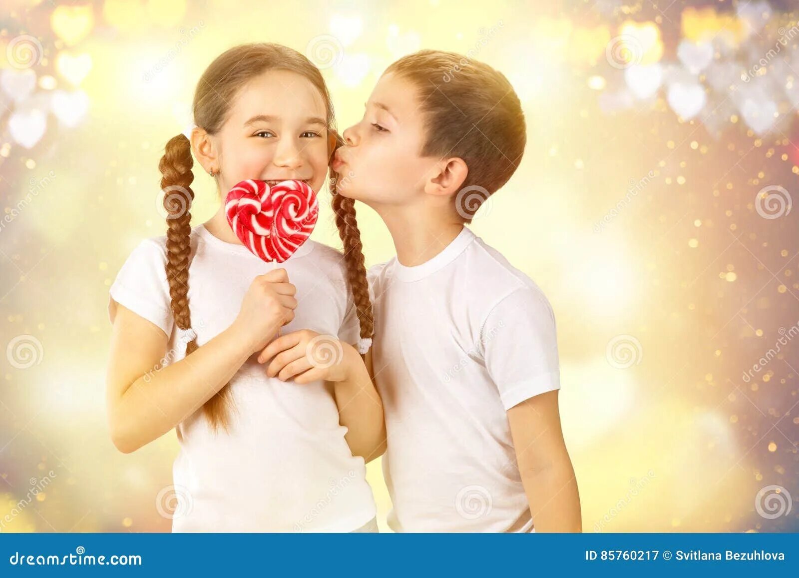 Мальчик с сердечком. Доктор для детей. Сердечки мультяшные. Boy s heart. Мальчик с сердечком.