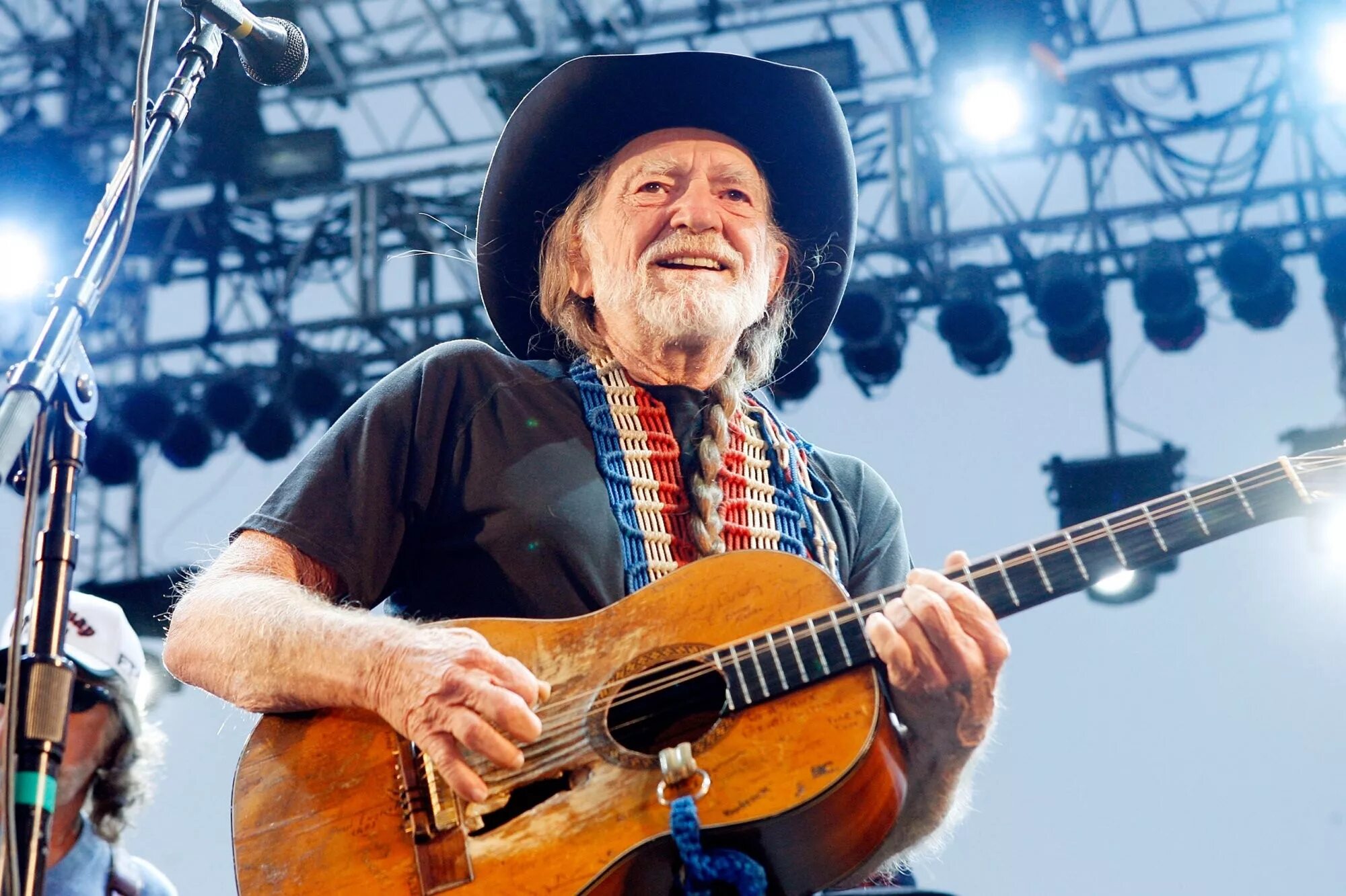 Кантри нельсон певец. Willie nelson молодой. Willie nelson. Кантри певец нельсон фото. Willie nelson молодой.