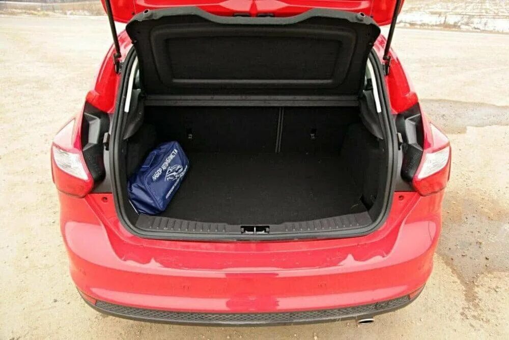 Объем багажника фокус 3 хэтчбек. Багажник форд фокус 2 хэтчбек. ford focus 3 багажник. багажник форд фокус 3 хэтчбек. ford focus 3 седан багажник.