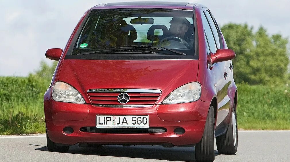 Mercedes Benz a160. Мерседес а 160. W168 Mercedes. Мерседес Бенц а160 l 2002.