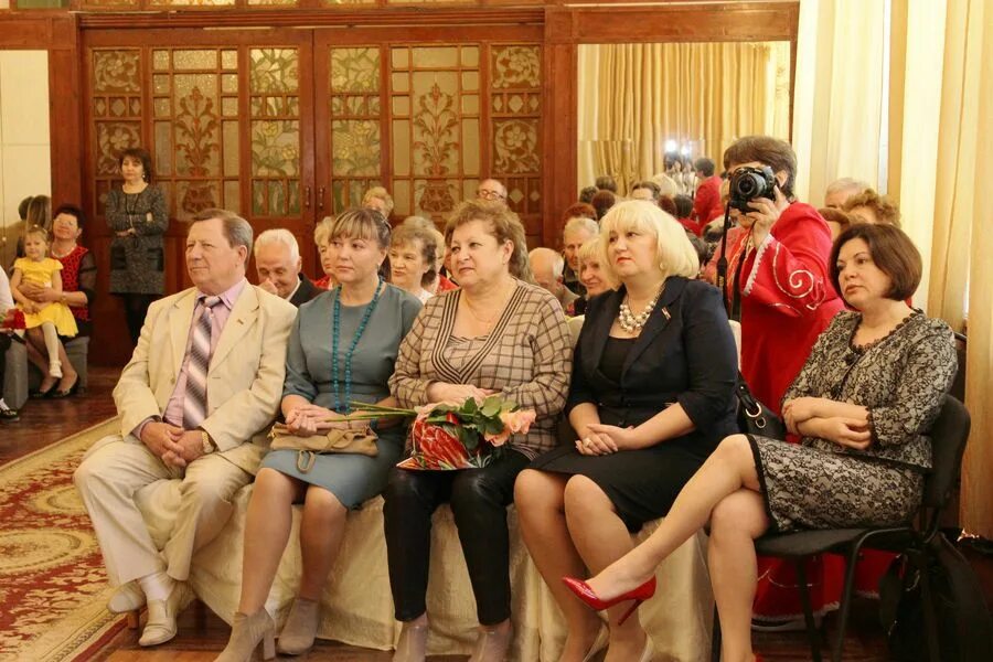 шумская л. шумская сызрань загс. работа загса сызрань. загс сызрань ул советская. н.