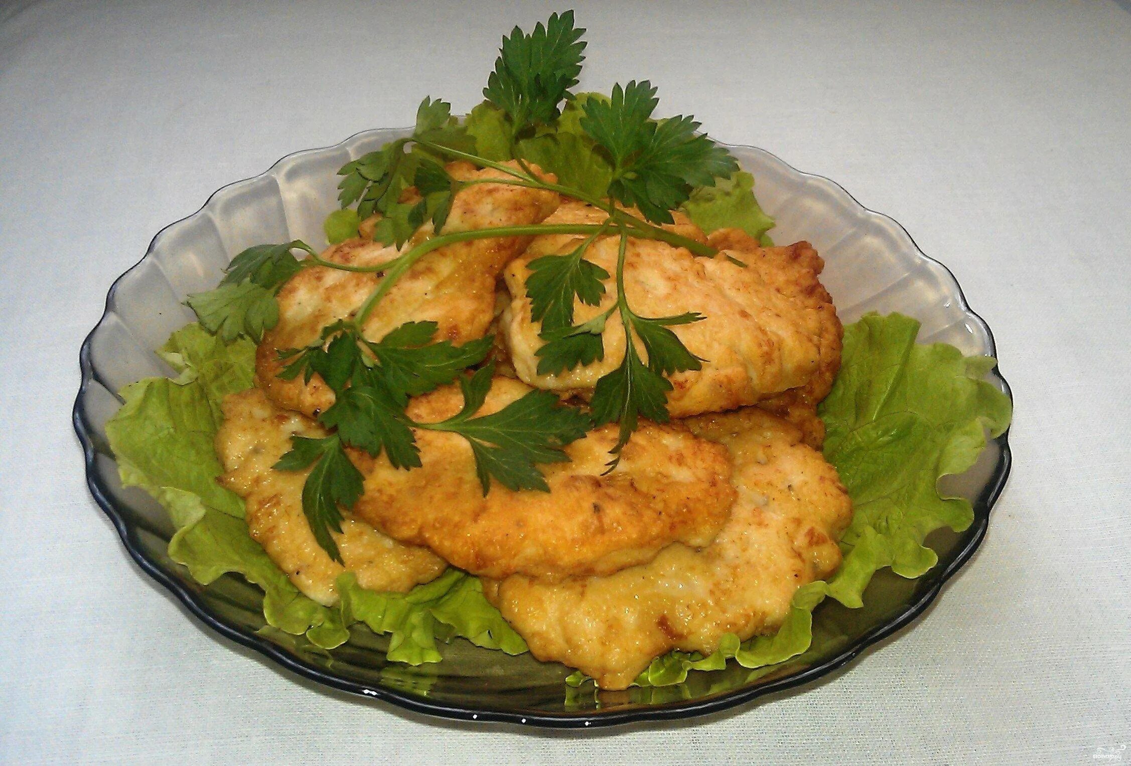 Как сделать куриную отбивную на сковороде. Куриные отбивные. котлеты куриные отбивные. отбивные из курицы. отбивные из куриного филе на сковороде.
