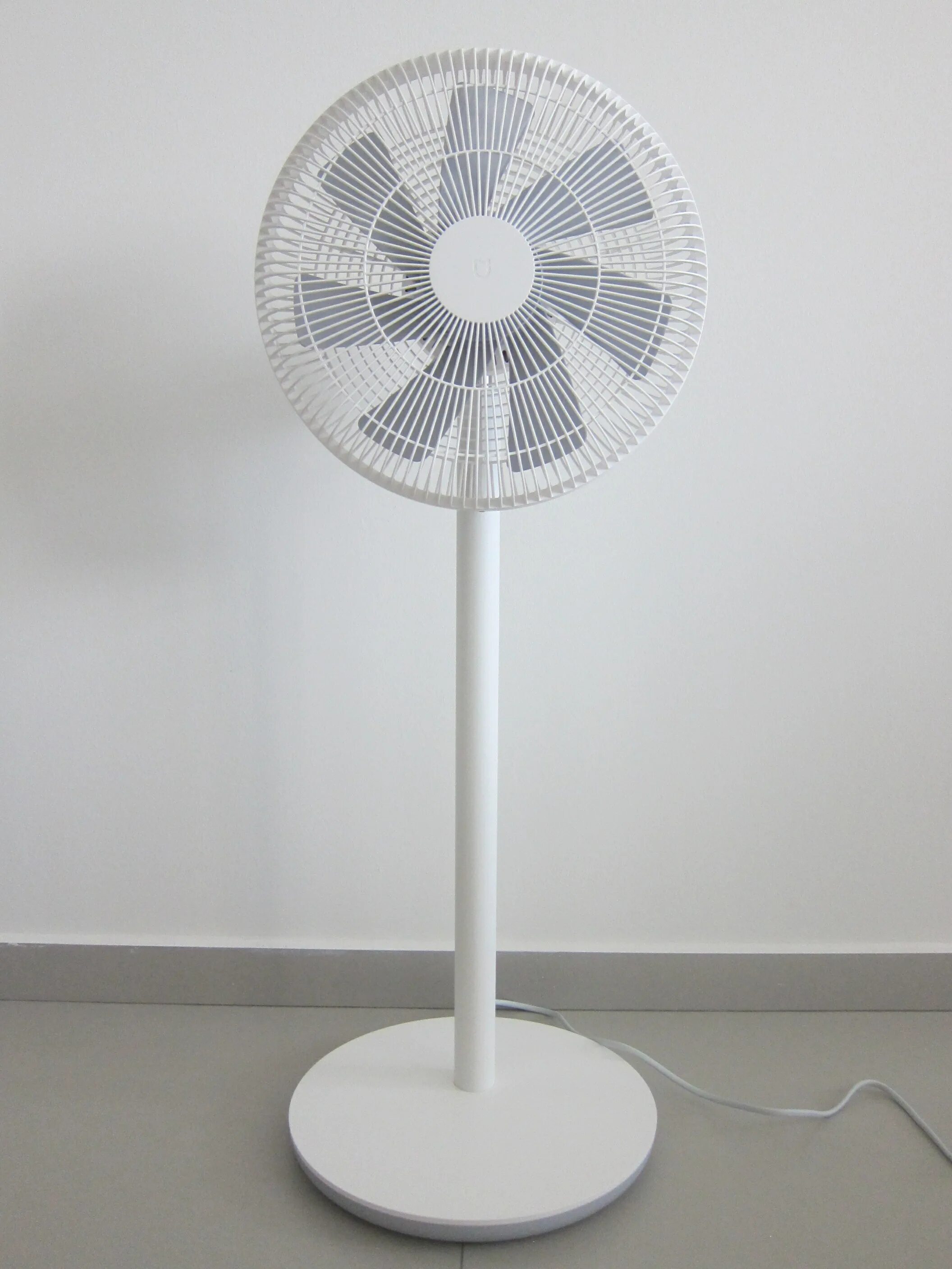 Xiaomi mi standing Fan. Вентилятор напольный Xiaomi. GLB 112 напольный вентилятор. Lc002 вентилятор. Вентилятор xiaomi fan