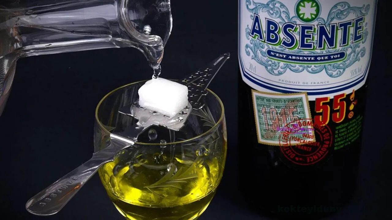 Абсент сколько градусов и с чем пьют. Абсент напиток. mansinthe абсент. абсент бутылка. абсент крепость.