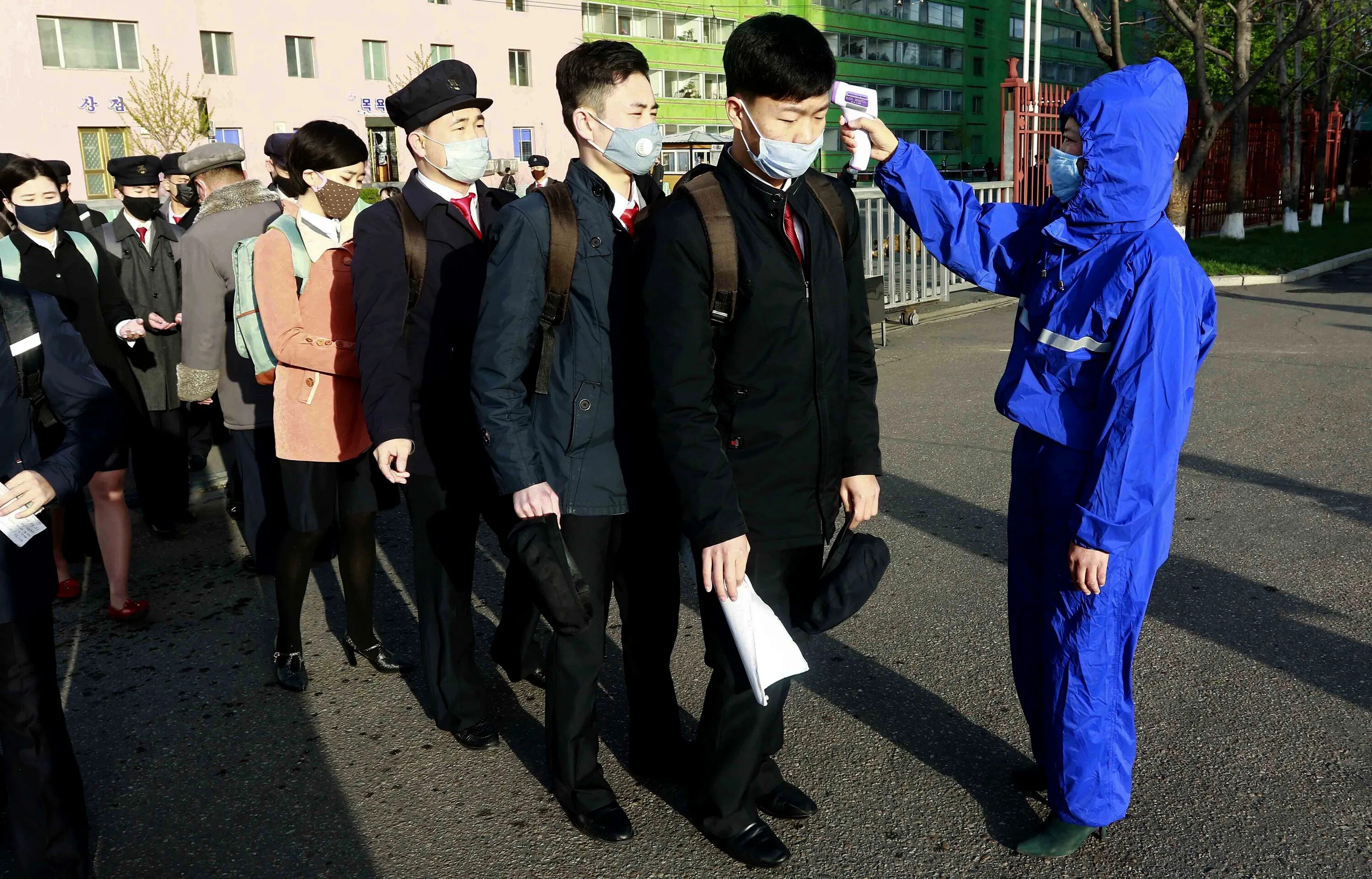 Северная Корея Пхеньян. Пандемия Covid-19 в Северной Корее. Пхеньян люди. Северная Корея Повседневная жизнь 2021. Почему корея закрыта