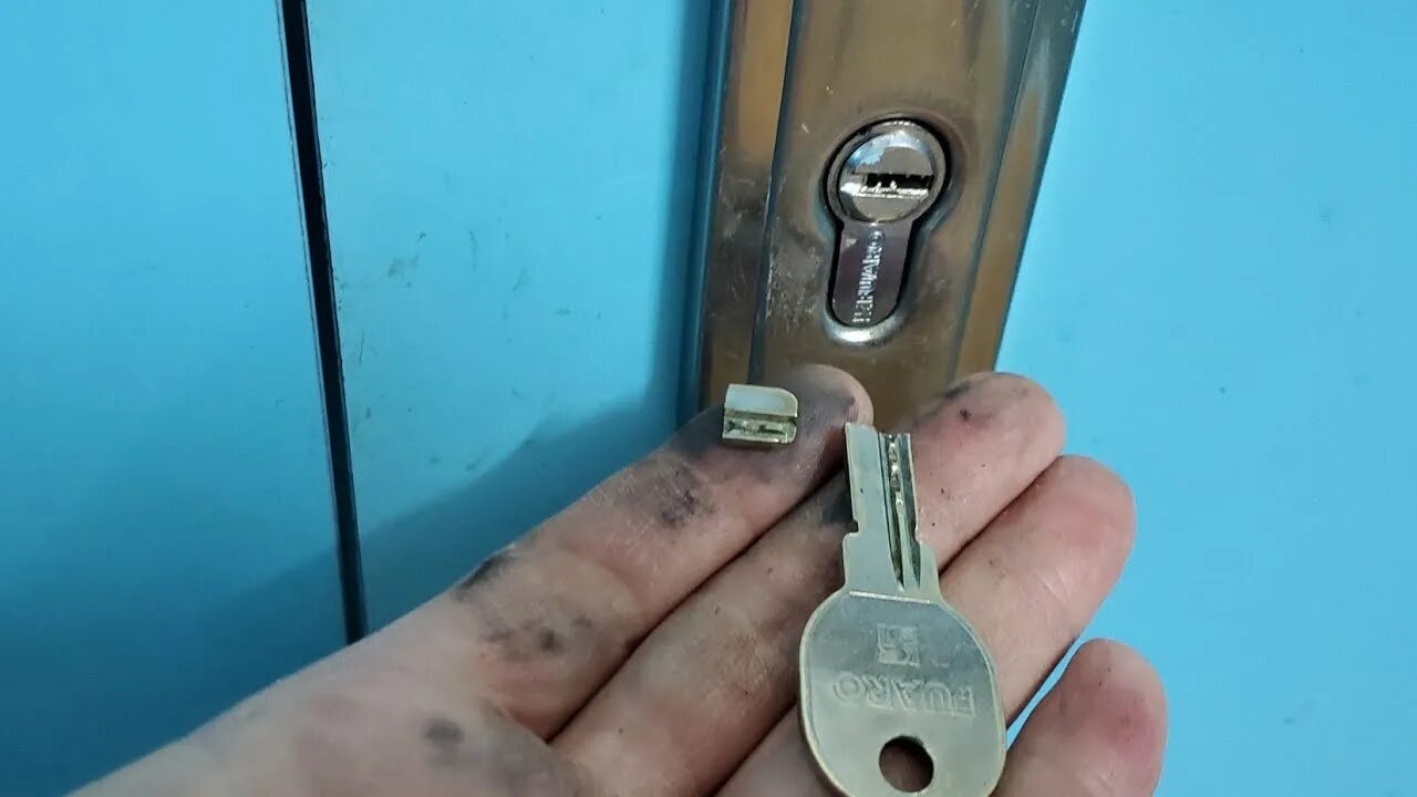 Обломился ключ в замке
