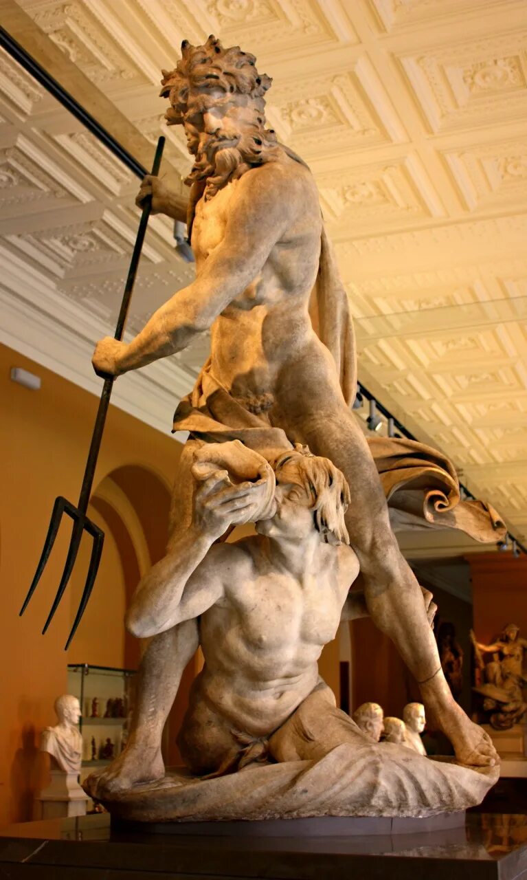 Джованни бернини скульптуры нептун. Лоренцо бернини нептун и тритон. Нептун и тритон. Бернини скульптурынептун и тритгон. Лоренцо бернини нептун и тритон.