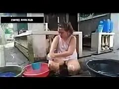 Delanjela ngemut terong. Lg mandi. Lg mandi. Lg mandi. Мальчик пипи.