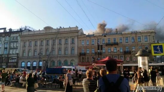 Ли пассаж. Пассаж Санкт-Петербург. Пассаж пожар. ТЦ Пассаж Санкт-Петербург. ТЦ Пассаж пожар.