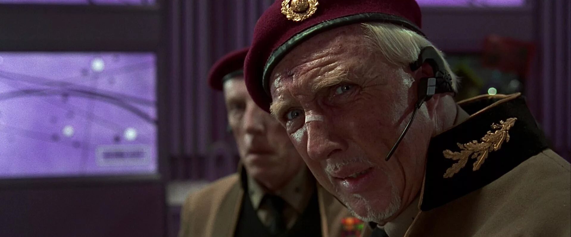 Жан батист зорг. Р пятый элемент. Р пятый элемент. Люк бессон в фильме 5 элемент. Р пятый элемент.