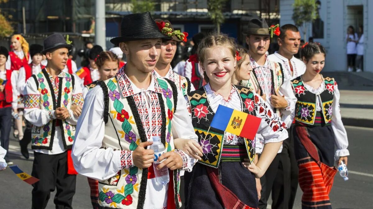 Семья народов приднестровской молдавской республики. День независимости республики молдова. День республики молдова. Молдавские гуляния. День республики молдова.