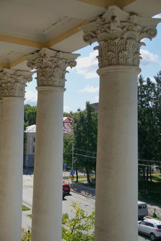 колонны древней греции ордерная система. дворец текстильщиков гродно. плоская колонна. колонны дорические ионические коринфские. колонны бывают.