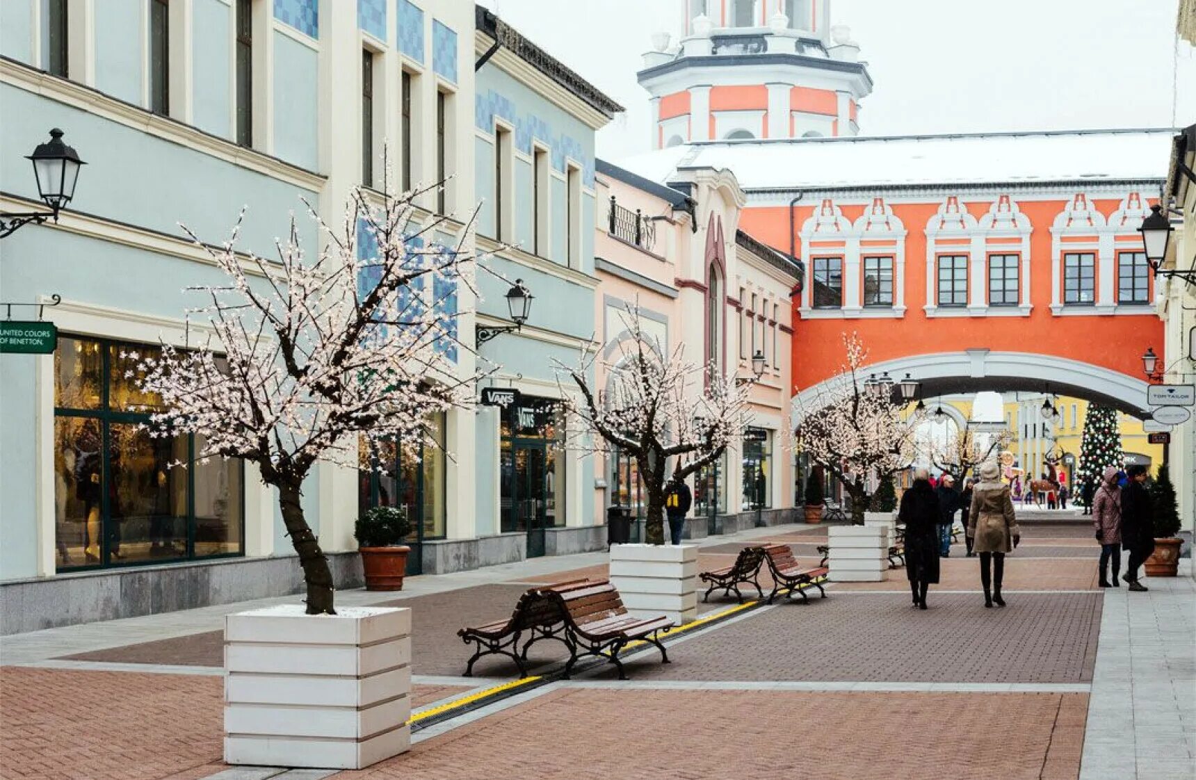 Outlet village магазины. Аутлет белая дача Москва. Шереметьево аутлет Виладж. Аутлет Вилладж белая дача Москва. Аутлет Outlet Village белая дача.