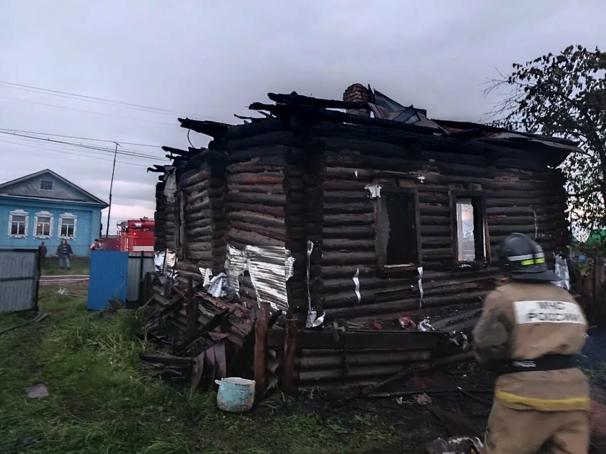 Нефтебаза белорецк. Мчс уфа. Цукс республики башкортостан. Дом горит. Цукс гу мчс россии по республике башкортостан.