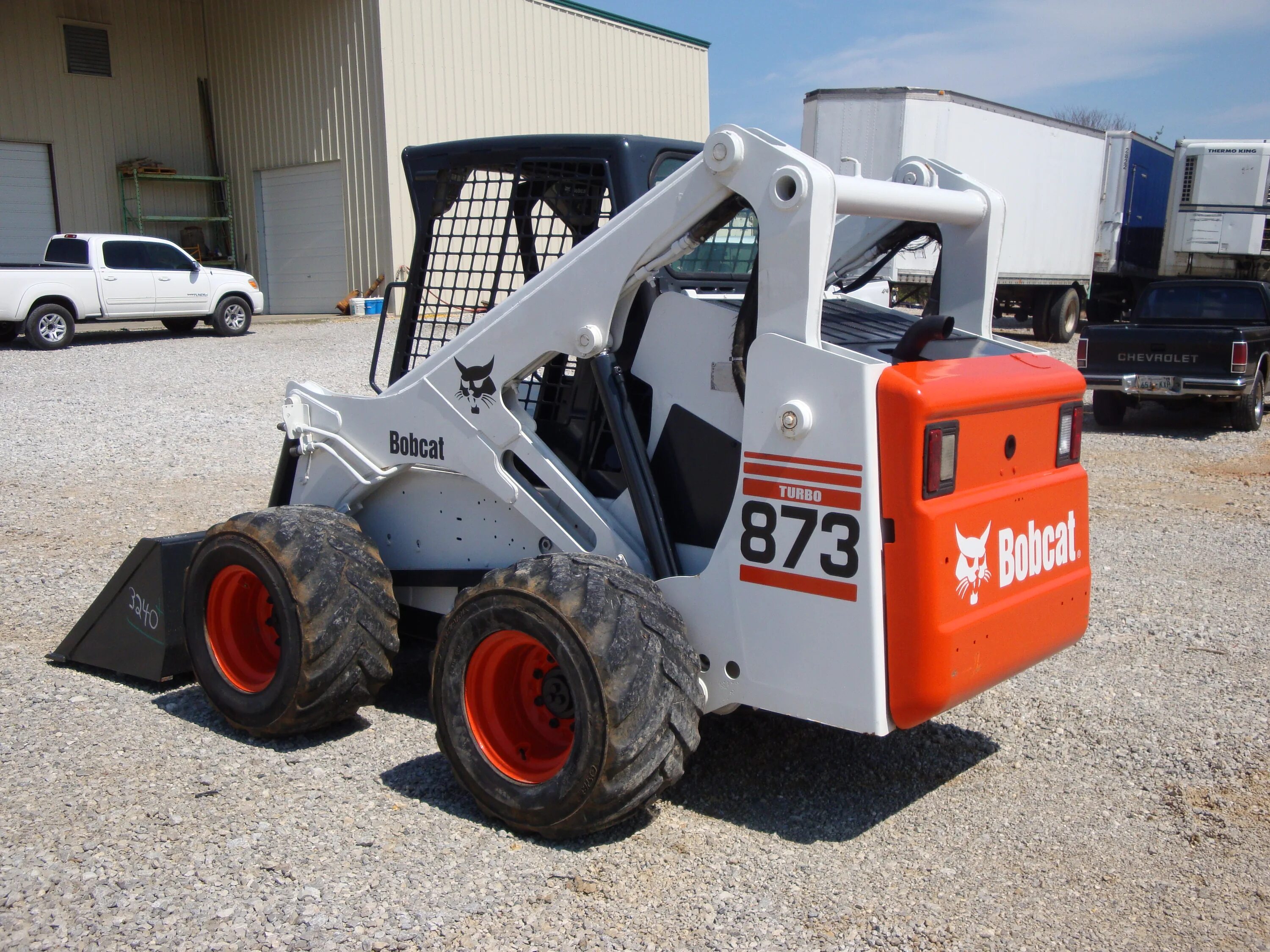 Bobcat t3571. Bobcat погрузчик 873. Bobcat t3571, 2008. Бобкэт 3571. Bobcat расход