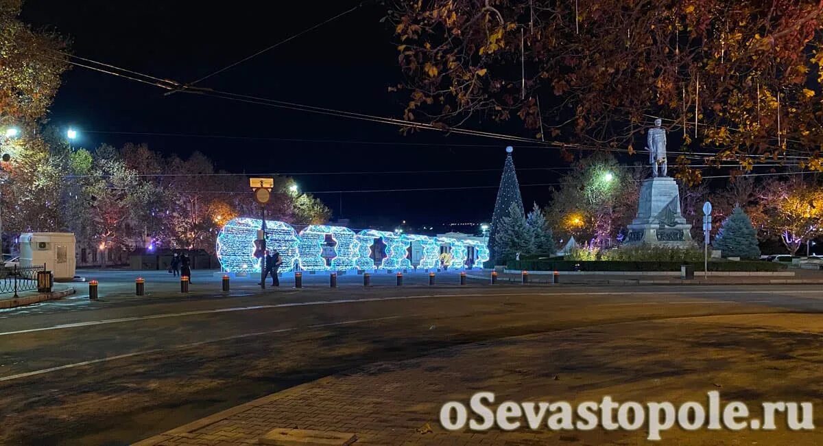 Елка в ялте 2021. Новый год в севастополе как отмечают. Новый год в крыму. Новый год в севастополе 2021 с программой. Елка в симферополе 2020 на площади ленина.