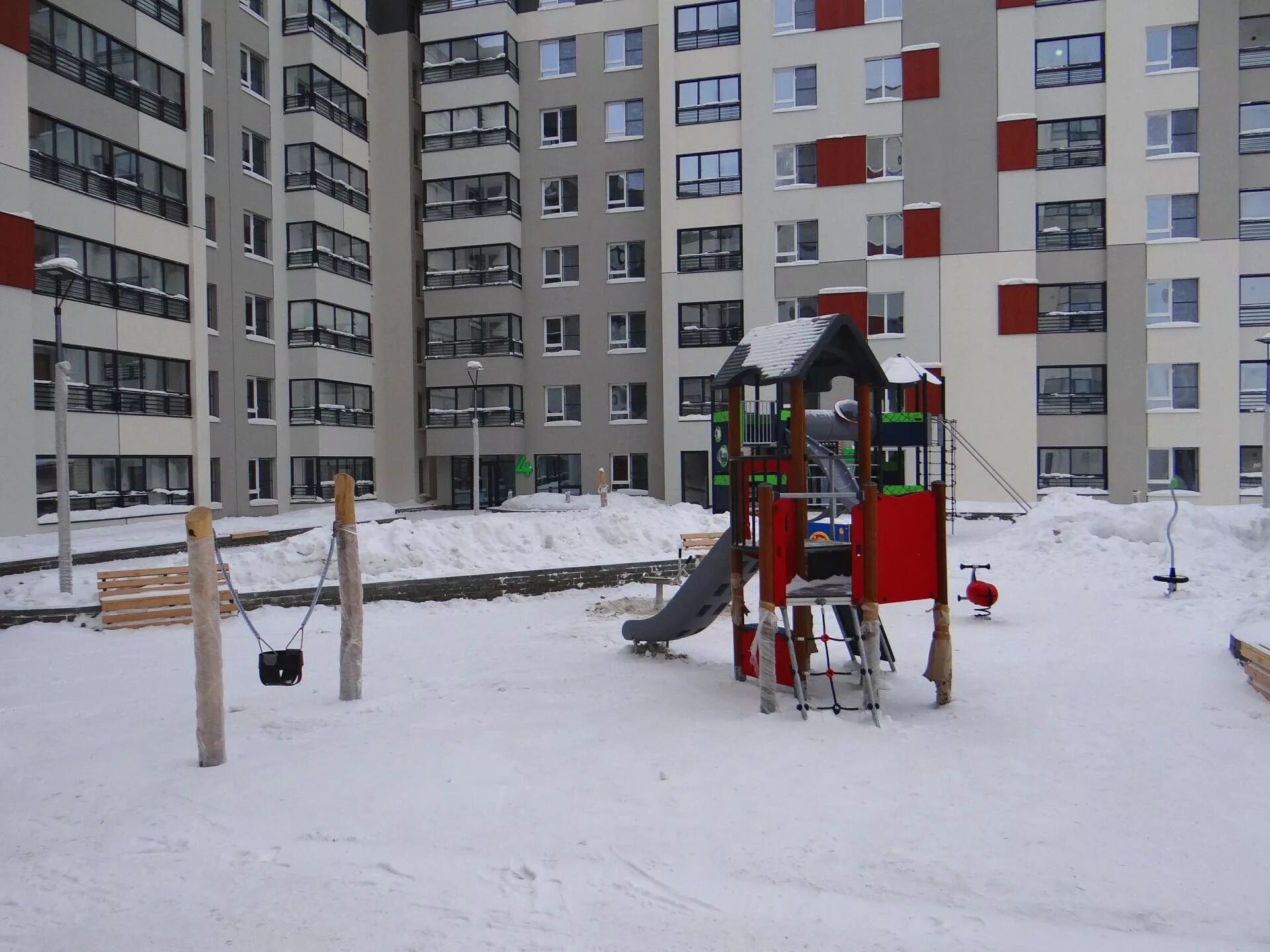 безопасности двор сургут. привокзальная 16 сургут. двор пятиэтажки. квартал брусника сургут. камеры города сургут.