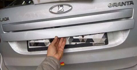 Накладка крышки багажника гранта лифтбек