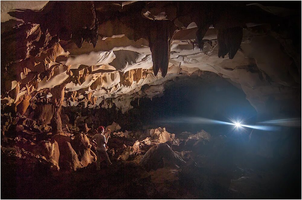 пещеры светлячков вайтомо. пещеры вайтомо новая зеландия. пещера небо. пещера уэйтомо глоуворм в новой зеландии. пещера звезды.