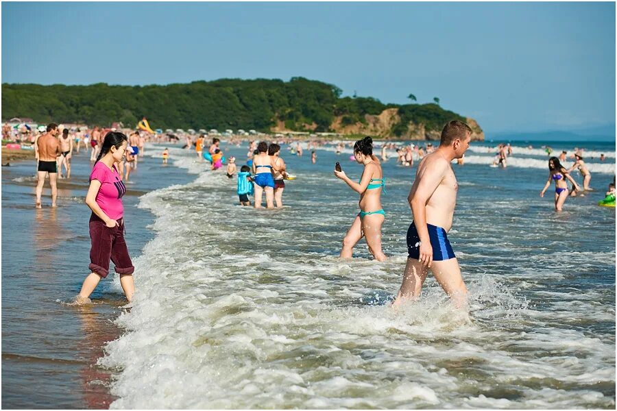 Можно ли летом. Владивосток летом пляж. Владивосток море. Японское море Владивосток. Владивосток море купаться.