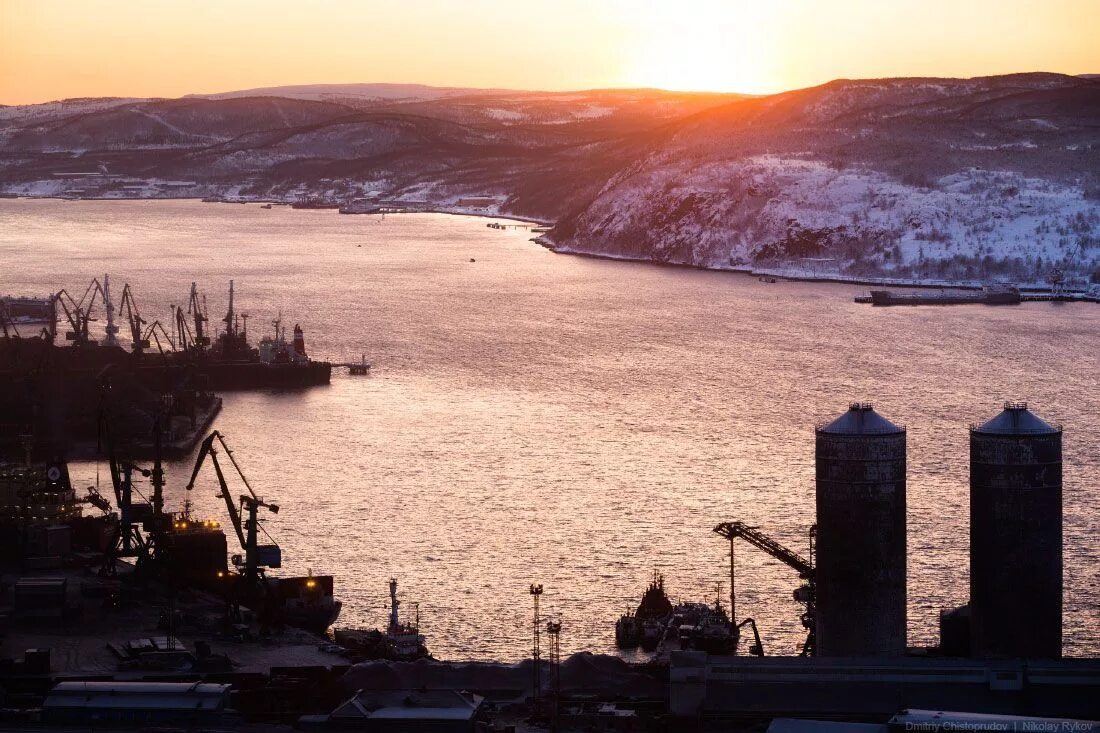 мурманск. мурманск столица заполярья зима. мурманск с высоты птичьего полета. мурманск город за полярным кругом. мурманск самый большой город за полярным кругом.