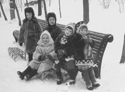 Все мы дети в шапках на резинке