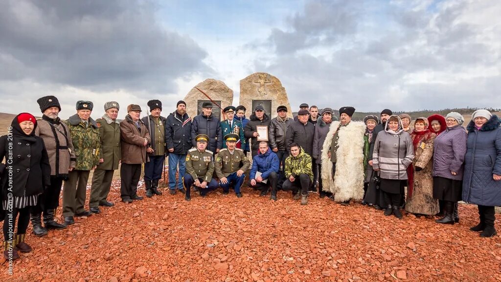 Погода в новоселенгинске. Новоселенгинск Бурятия музей Декабристов. Многогрешный памятник Бурятия. Арка Новоселенгинск.