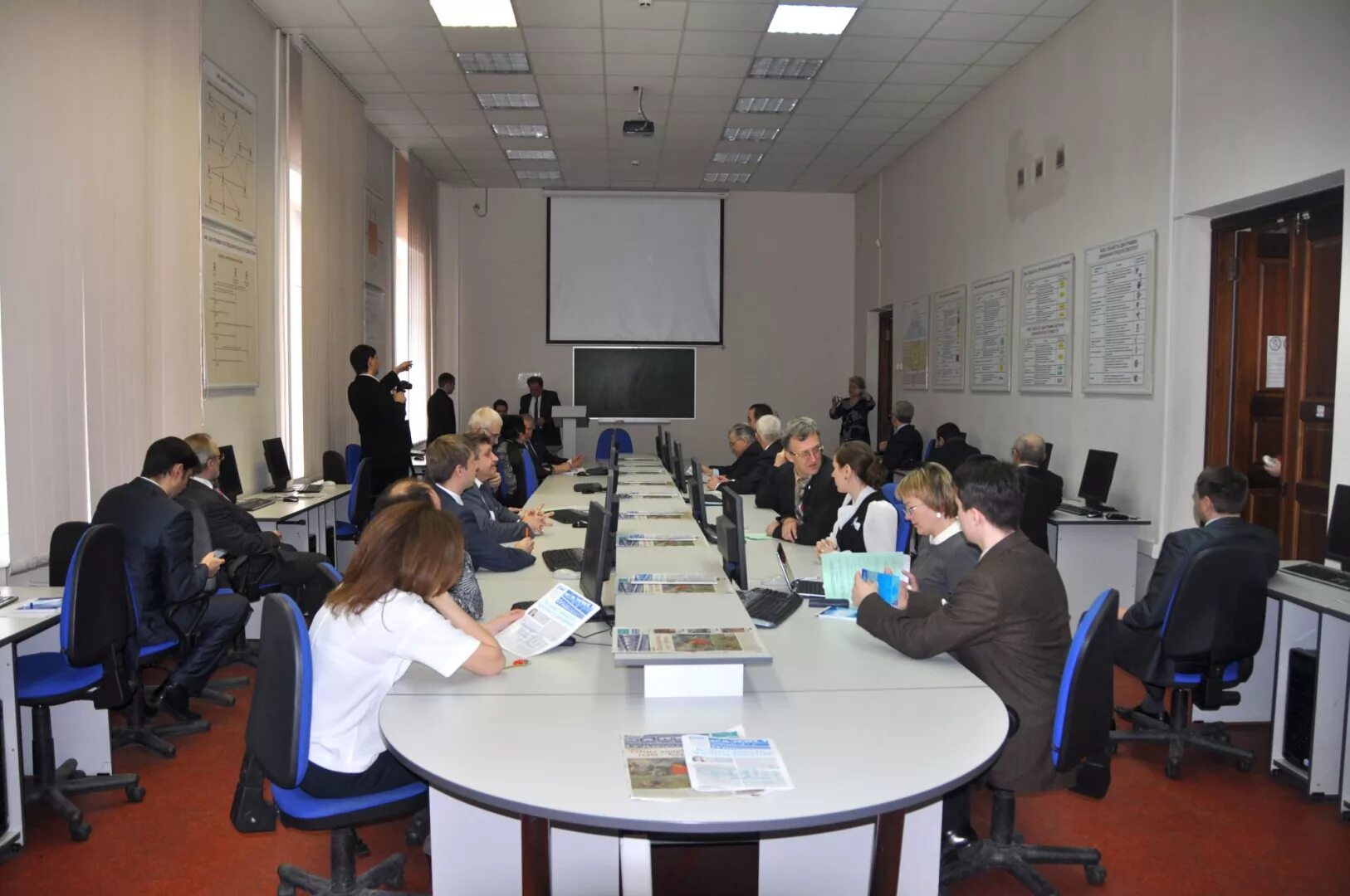 декан информационные технологии. козлов сергей валерьевич. международный колледж искусств и коммуникаций москва. декан улгту. факультет бизнес информатика что это такое.