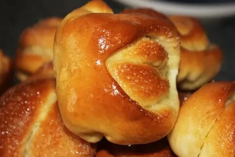 Булочки с курагой из дрожжевого теста