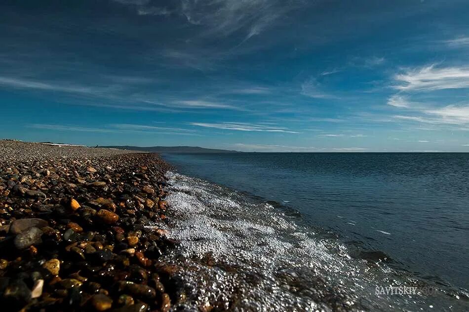 Температура воды охотское. Охотское море Охотск. Сахалин побережье Охотского моря. Янтарь Охотского моря. Охотск (1648).