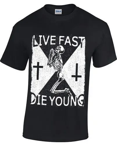 Life die young. Футболка Live fast, die young. Live fast die young. Live fast die fast. Live fast die young тату.