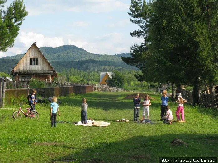 Общины поселения. Община Виссариона город солнца. Город солнца Красноярский край община Виссариона. Курагино Красноярский край община Виссариона фото.