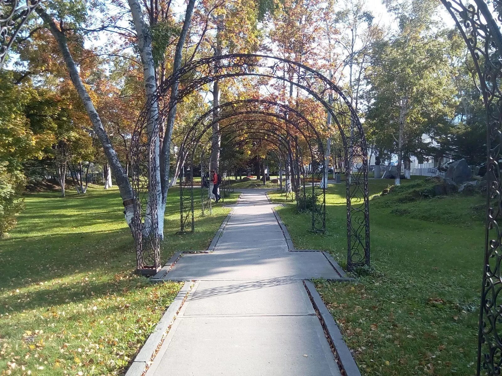 Сахалинск парк. Сахалинск парк. Парк горького южно-сахалинск. Парк гагарина озеро верхнее южно-сахалинск. Парк горького южно-сахалинск.