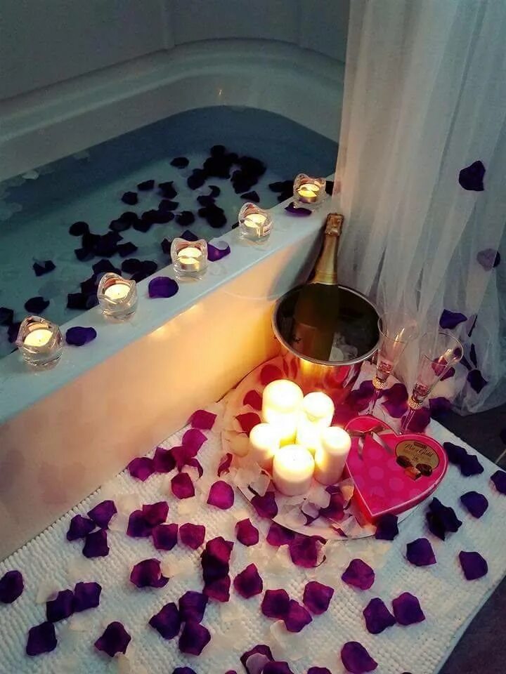 Сюрпризы для ванны. Романтический вечер. Романтическое украшение комнаты. Идеи для романтического ужина. Романтический вечер для двоих.