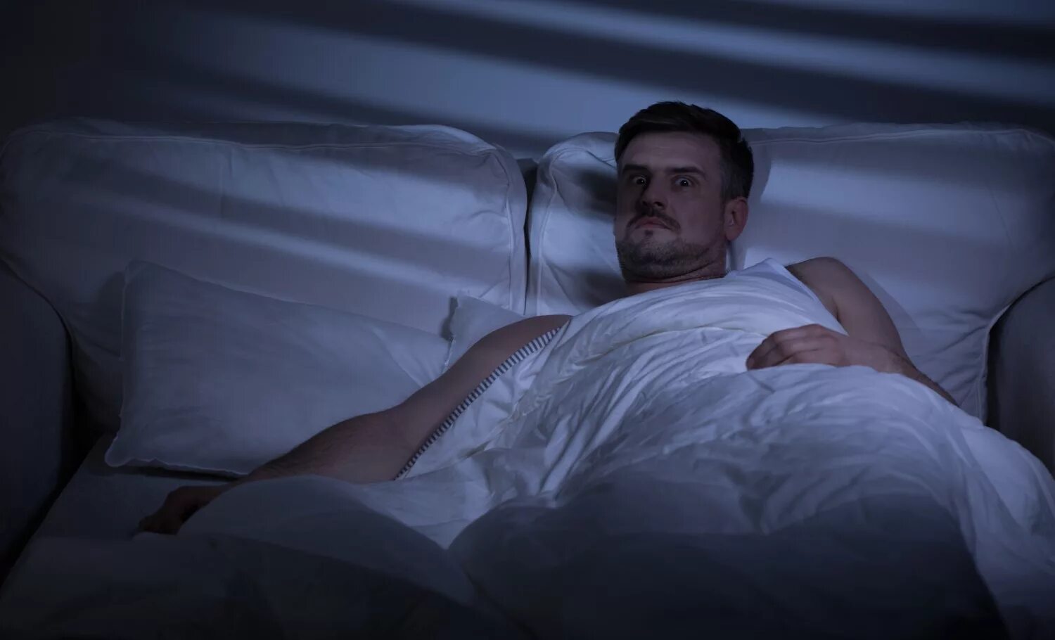 Мемы про кровать. Бенедикт камбербэтч в кровати. Надежда лебедина летаргический. Уснул в 1921 проснулся в 3906. Уснул в 1921 проснулся в 3906.