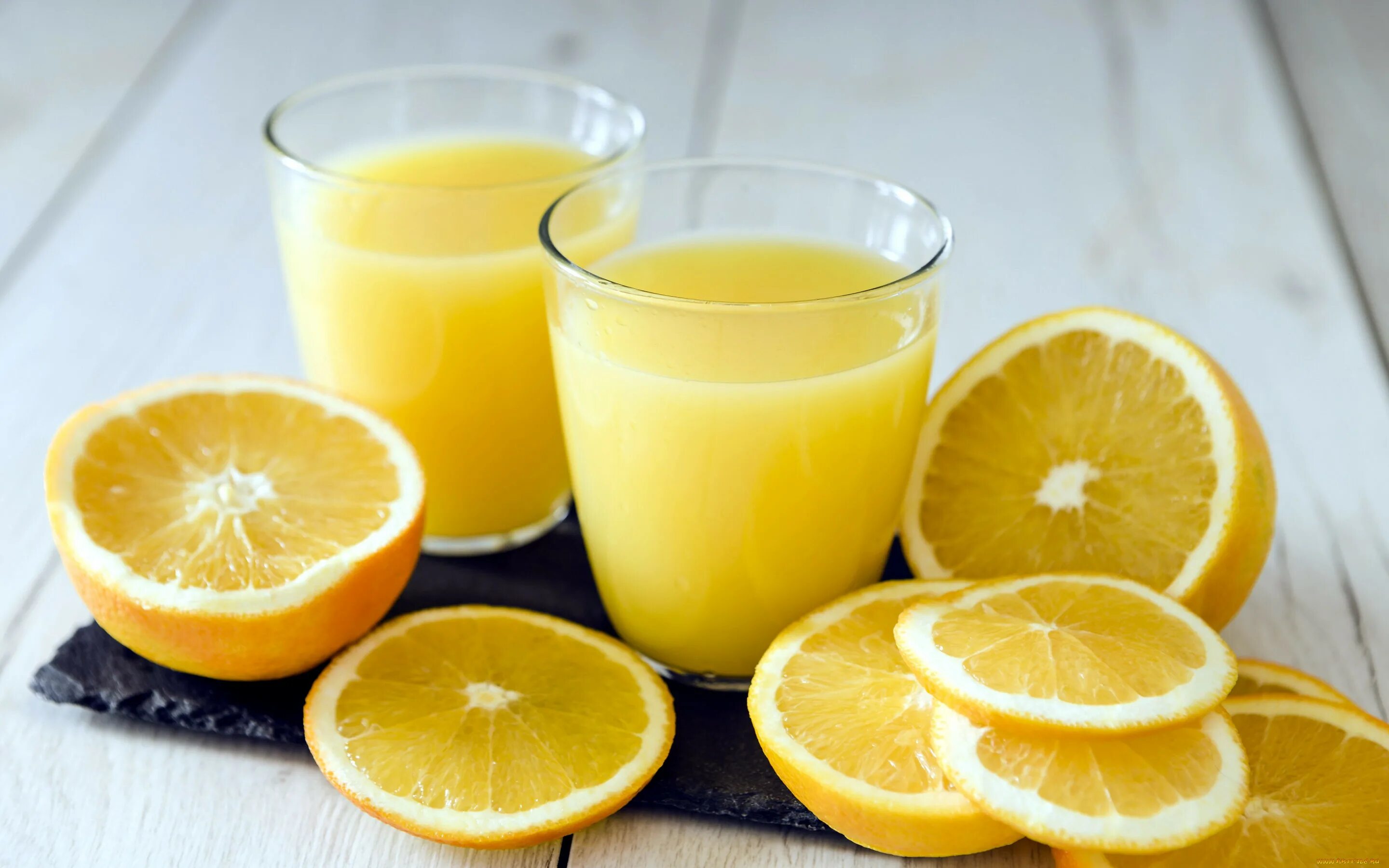 Лимонный сок из лимонов. Фреш цитрус лимон. Лимонный Джус. Лимонный сок Фреш. Apelsin Limon сок.