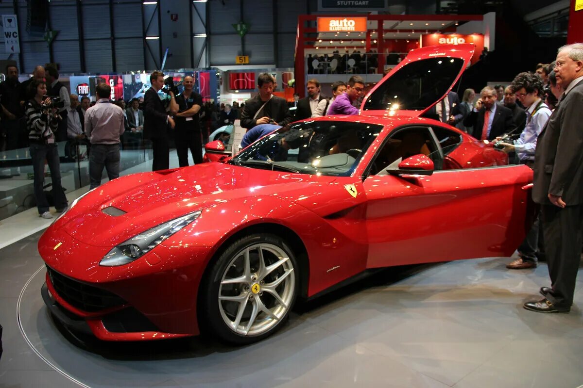 Феррари 486. Феррари. Феррари энзо в кар дилершип. Феррари 2015. Ferrari 488 gtb 2016.